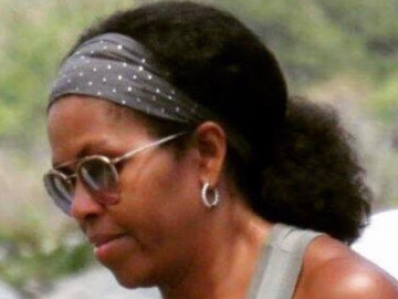 Michelle Obama Tampil dengan Rambut Naturalnya dan Mengejutkan   Internet!